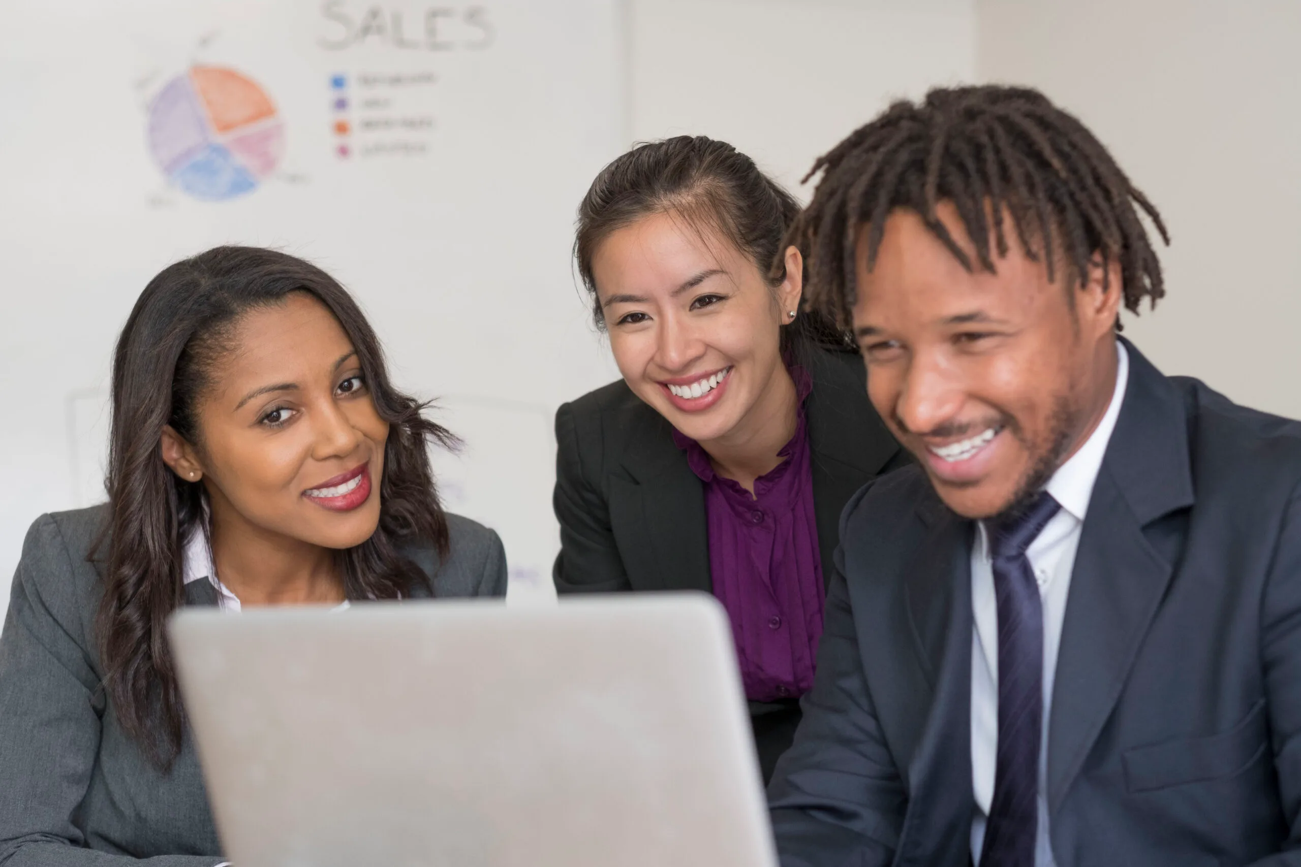 Im Gegensatz zum klassischen Außendienst konzentriert sich der Inside Sales Manager darauf, virtuell Abschlüsse zu erzielen.